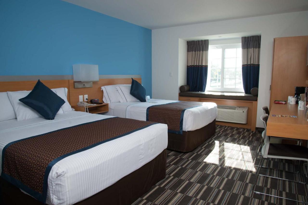 Microtel Inn & Suites By Wyndham Culiacan Exterior photo