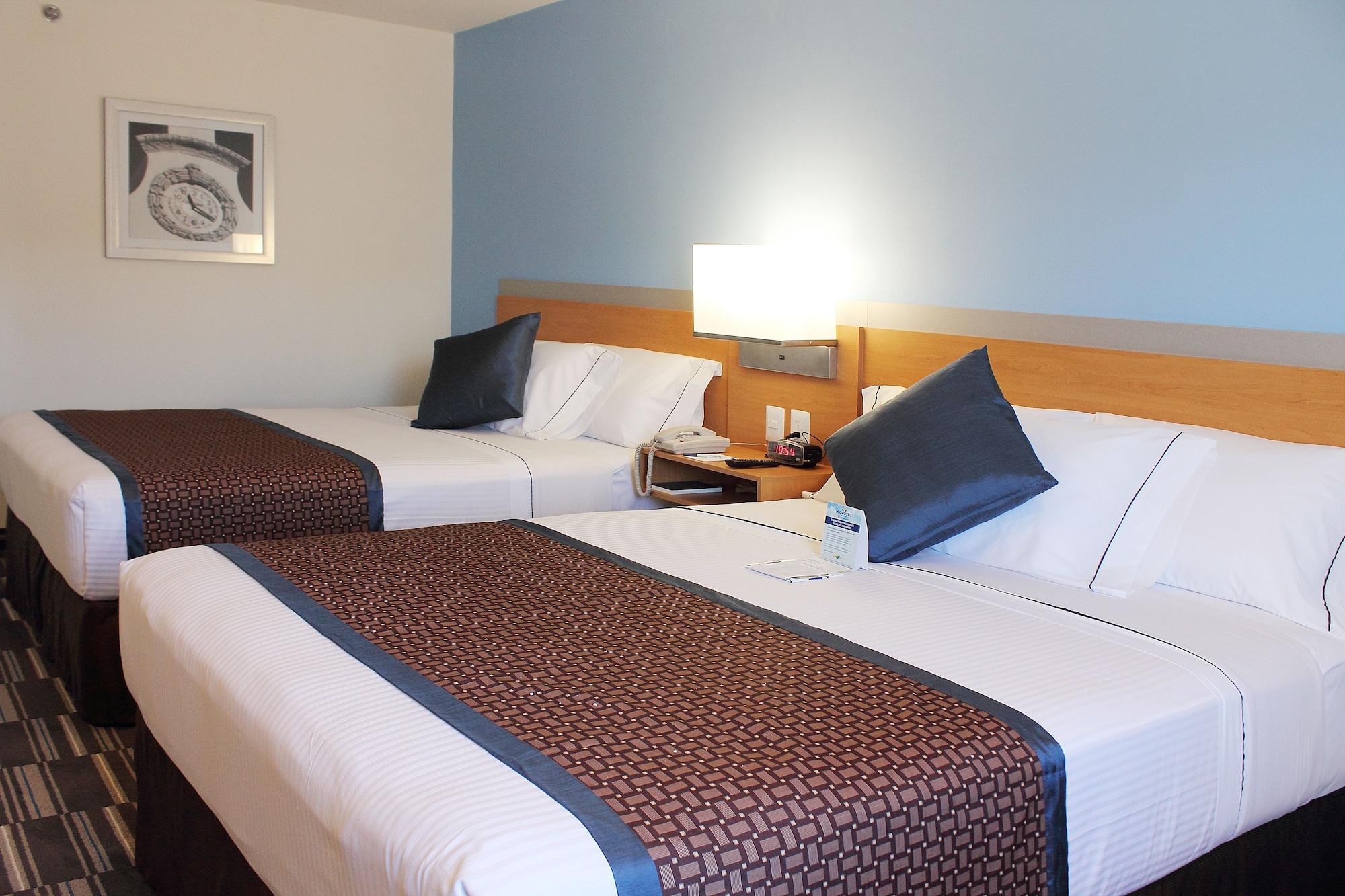 Microtel Inn & Suites By Wyndham Culiacan Exterior photo