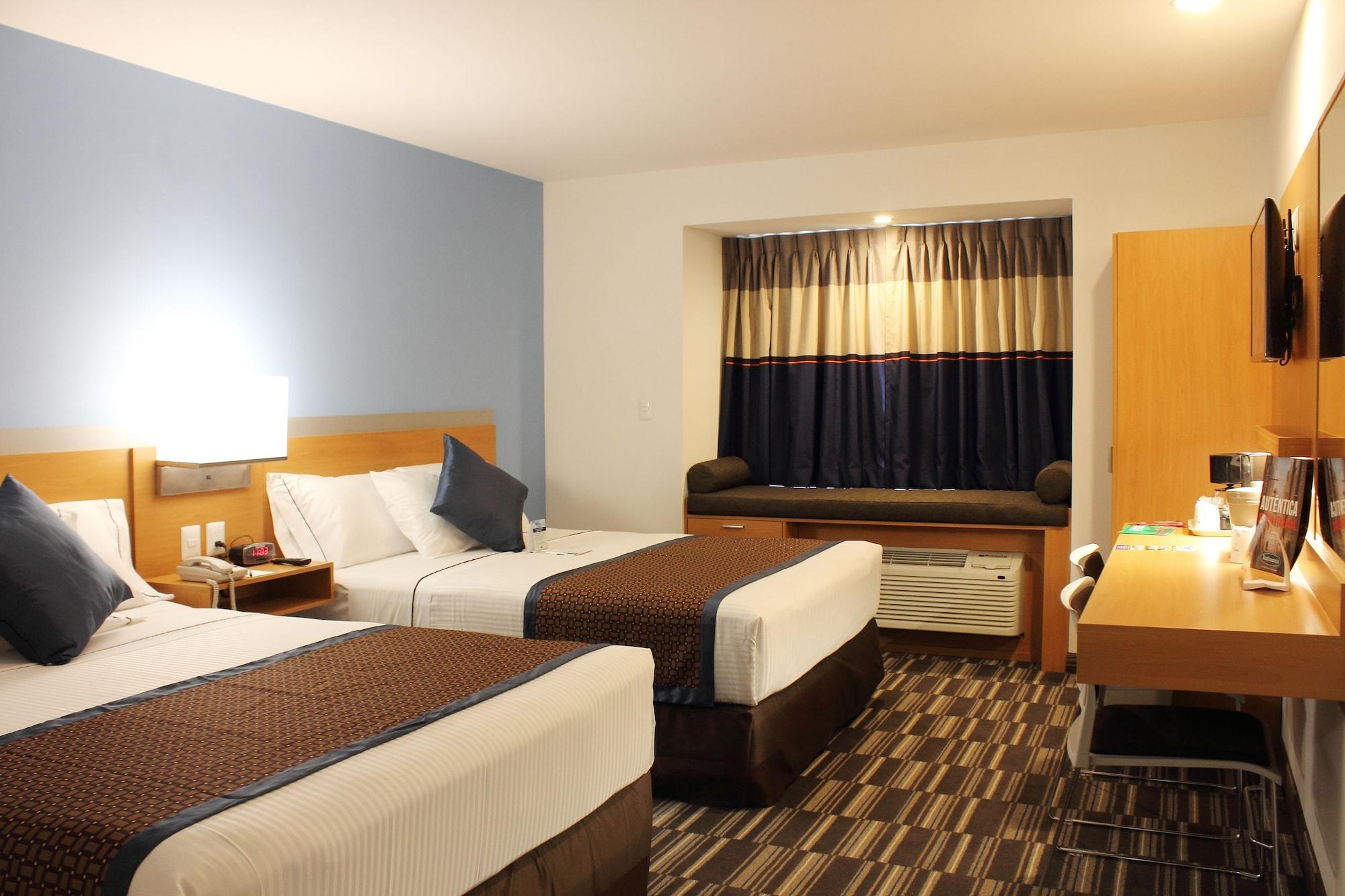 Microtel Inn & Suites By Wyndham Culiacan Exterior photo