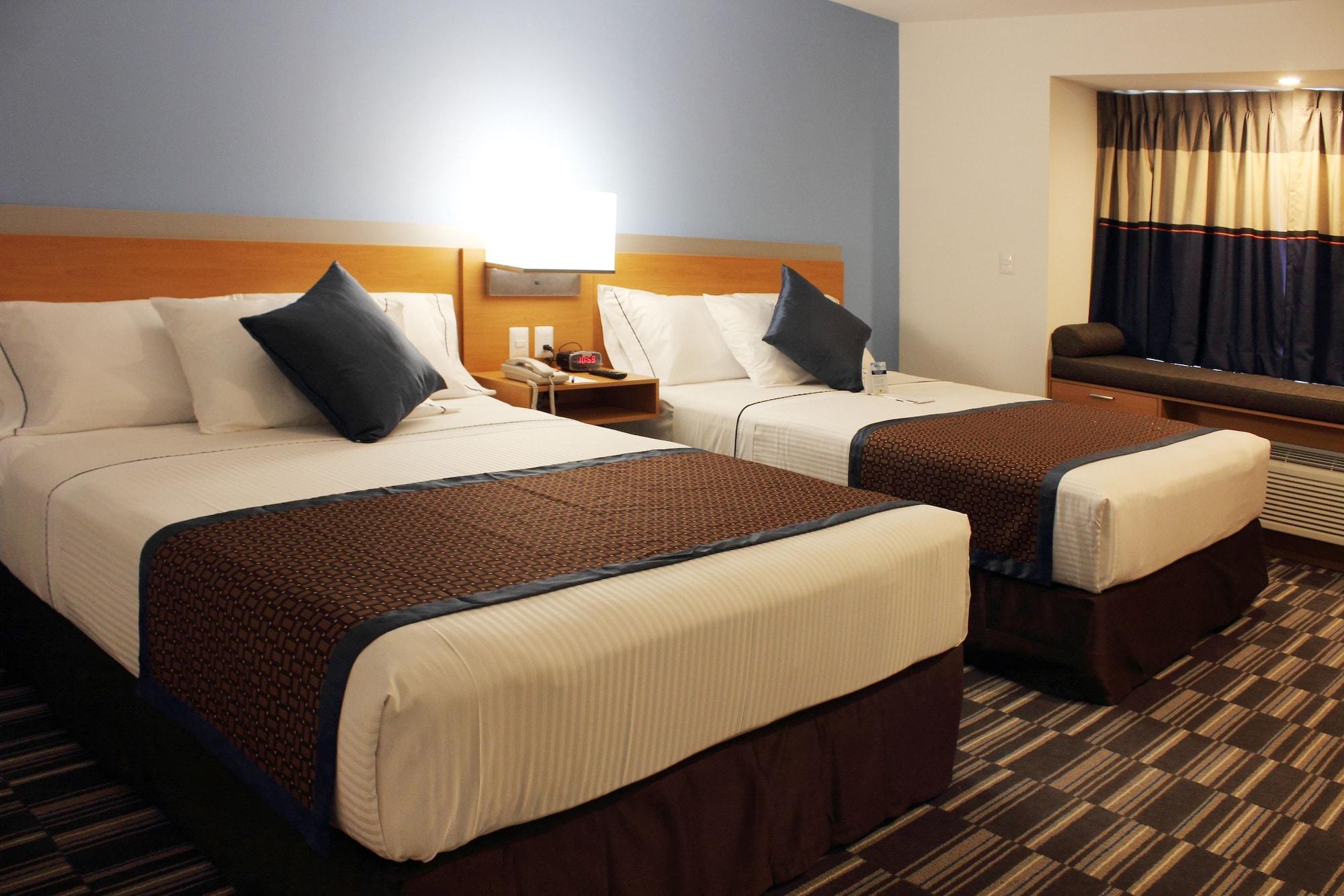 Microtel Inn & Suites By Wyndham Culiacan Exterior photo