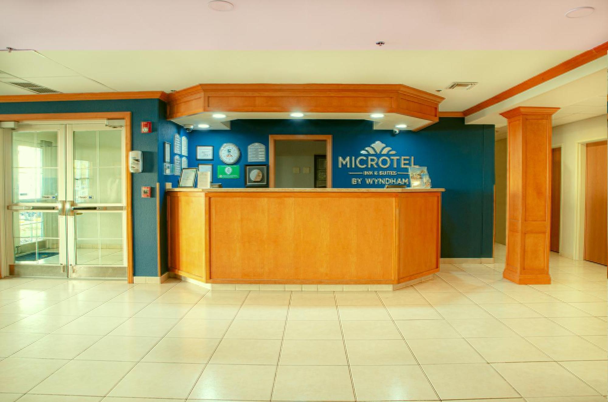 Microtel Inn & Suites By Wyndham Culiacan Exterior photo