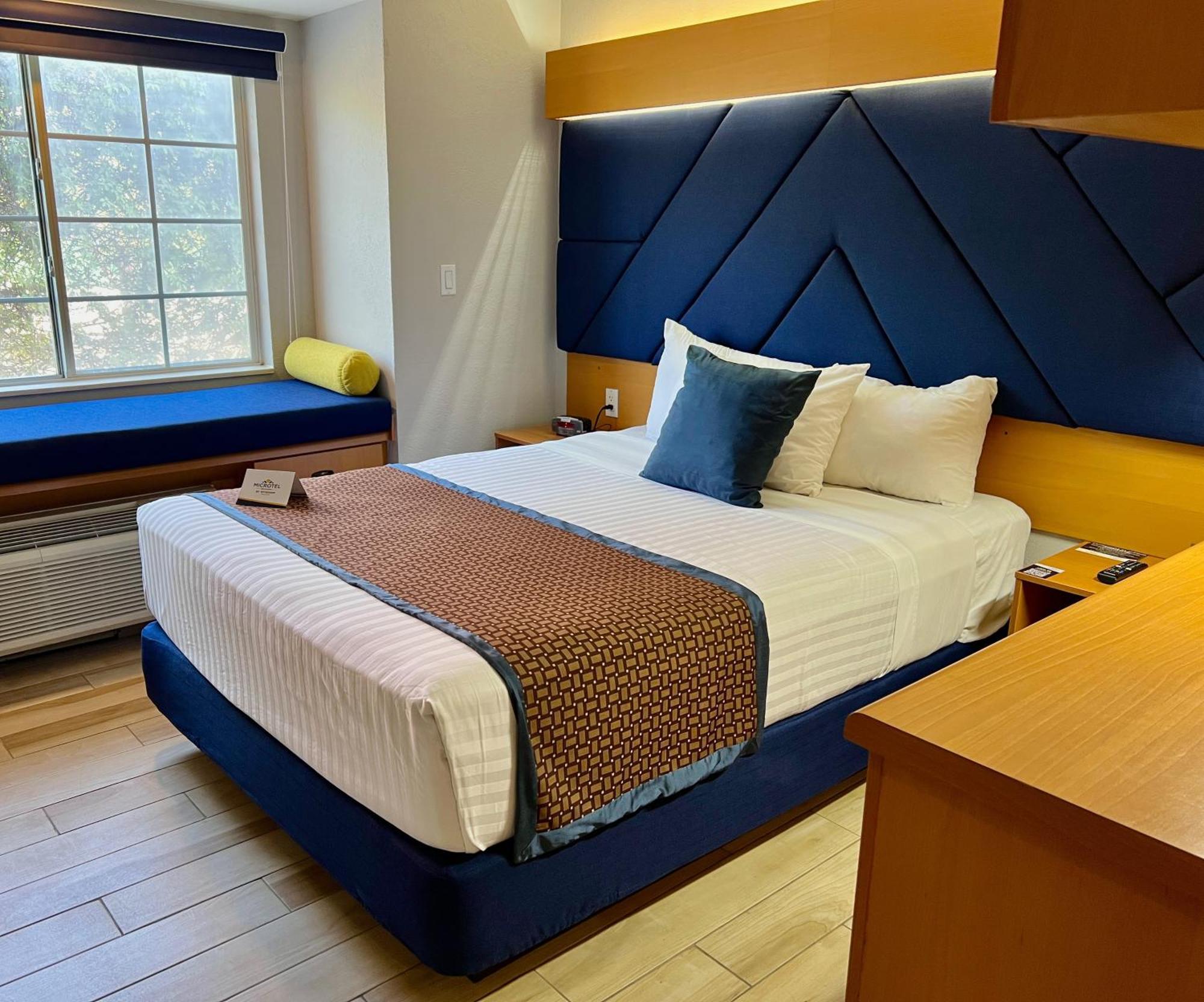 Microtel Inn & Suites By Wyndham Culiacan Exterior photo